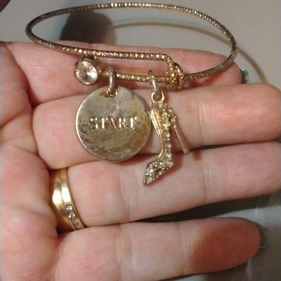 Mary Kay slide charm bracelet gold tone (sku 1241) - Picture 3 of 5